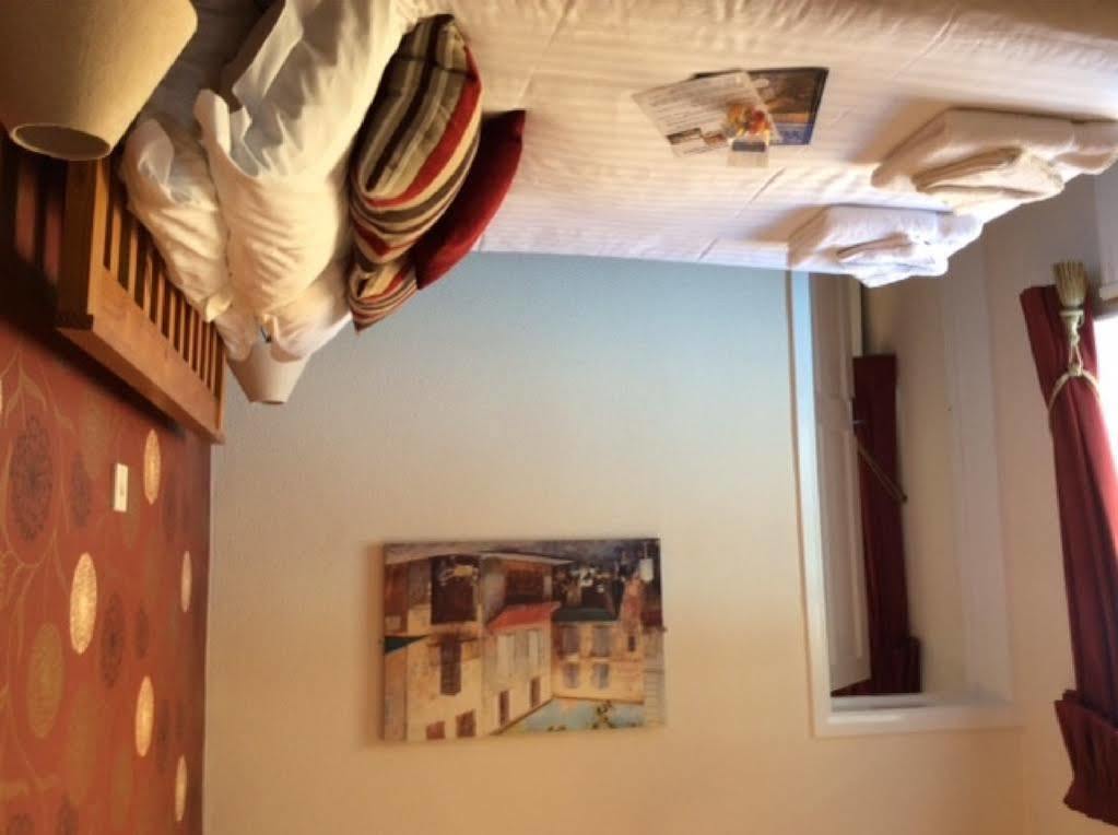 Lysander Hotel Скарборо Экстерьер фото